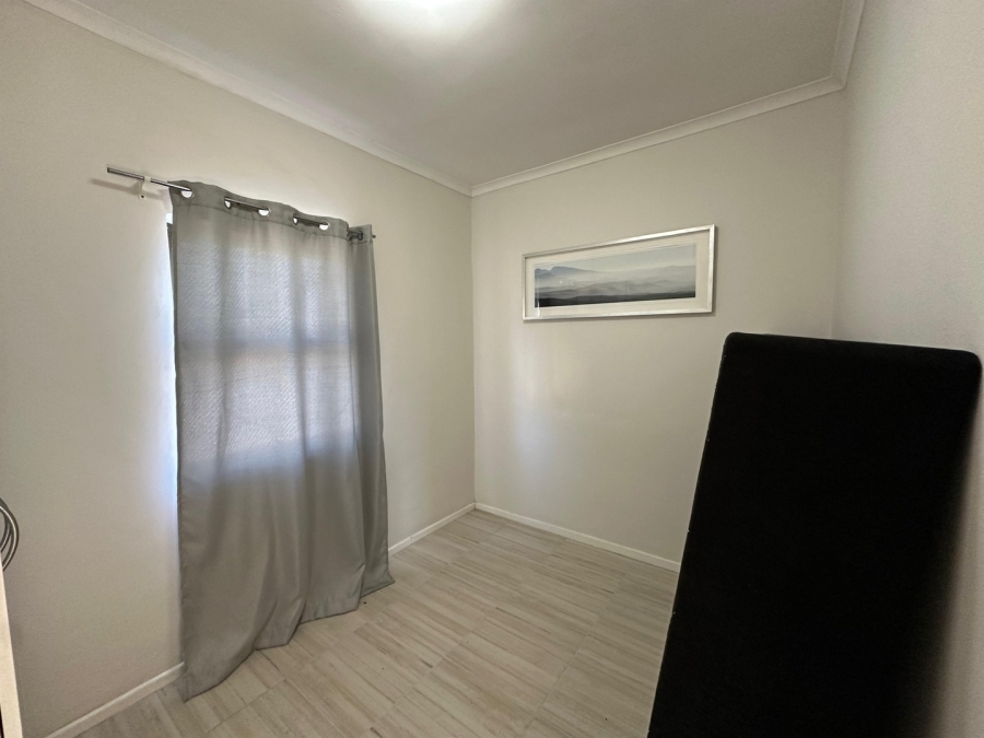 2 Bedroom Property for Sale in Whispering Pines Western Cape